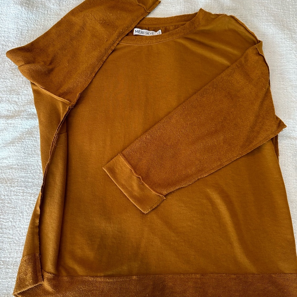 Long sleeve Carmel sweatshirt